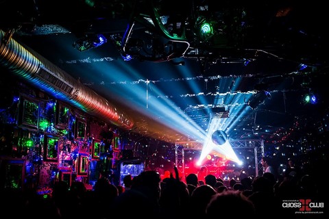 concert redeyes cross club